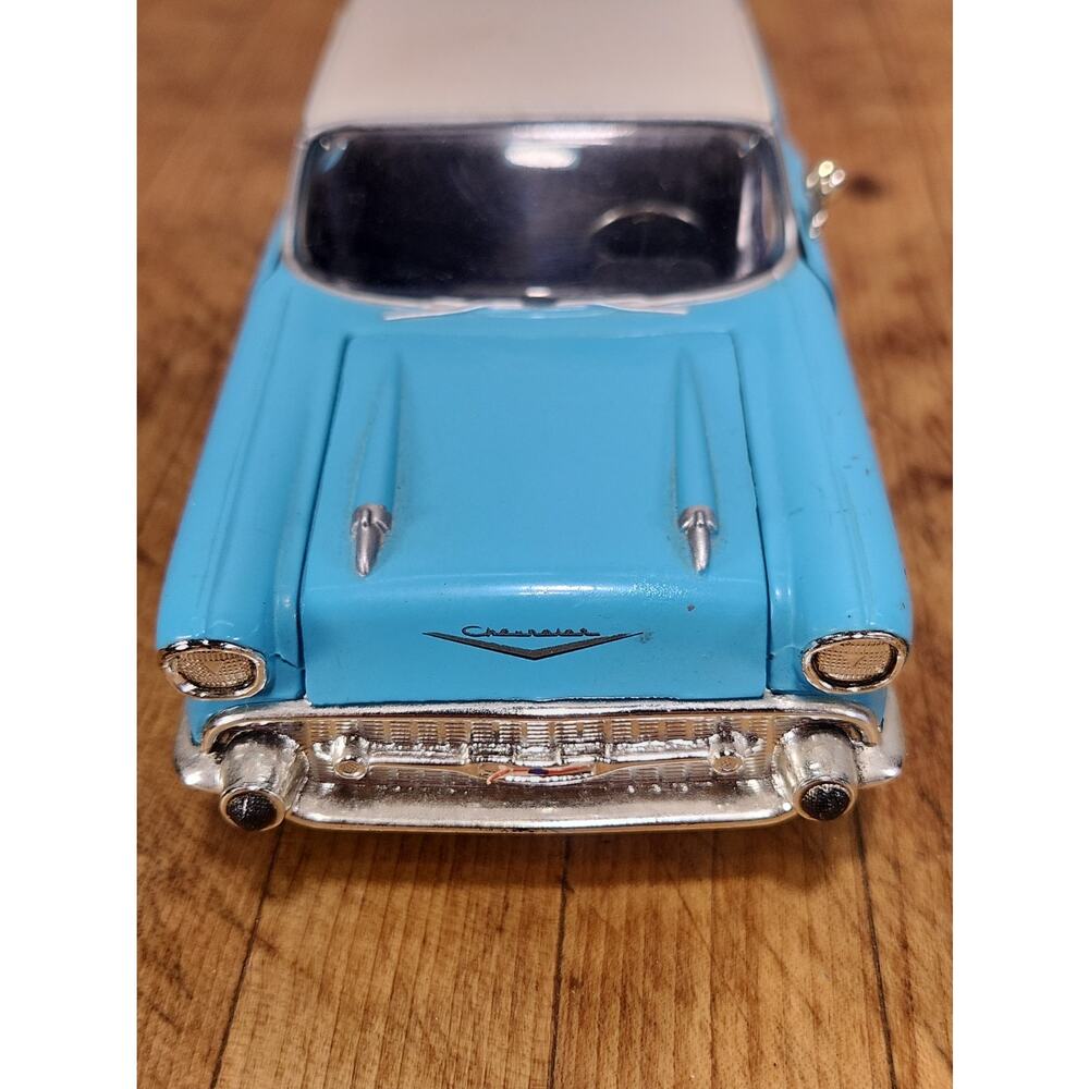 Model Car 1:24 - Picture 2 of 6